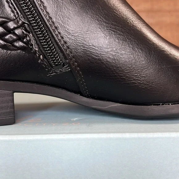 LifeStride Women's Adriana Ankle Black Bootie Boot Women’s Size 8.5 Wide - Picture 7 of 11